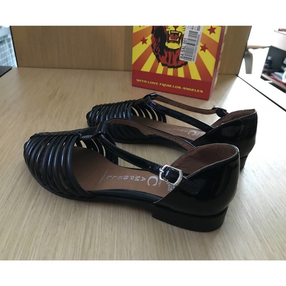 Jeffrey Campbell Flats Black Ankle Strap Size 6.5 - Picture 5 of 7